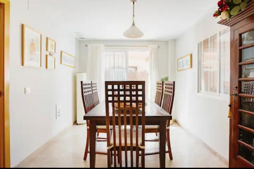 3 La Casa De Marilo Apartment Tomares Ngoại thất bức ảnh