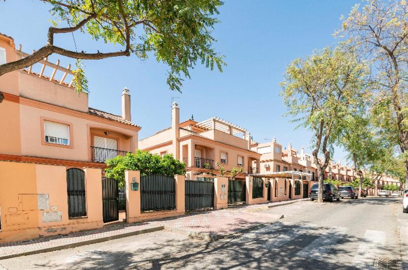 3 La Casa De Marilo Apartment Tomares Ngoại thất bức ảnh